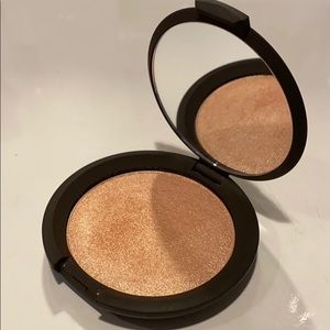 Becca Champagne Pop Pressed Highlighter